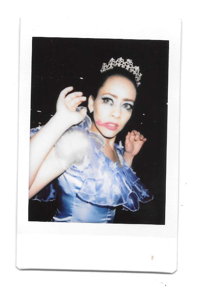 Esta imagem possuí um atributo alt vazio; O nome do arquivo é por-dentro-do-vestido-yara-2021_05.jpg